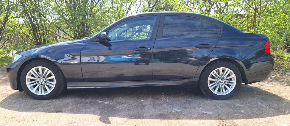 BMW Seria 3 cena 25900 przebieg: 137000, rok produkcji 2005 z Poznań małe 326